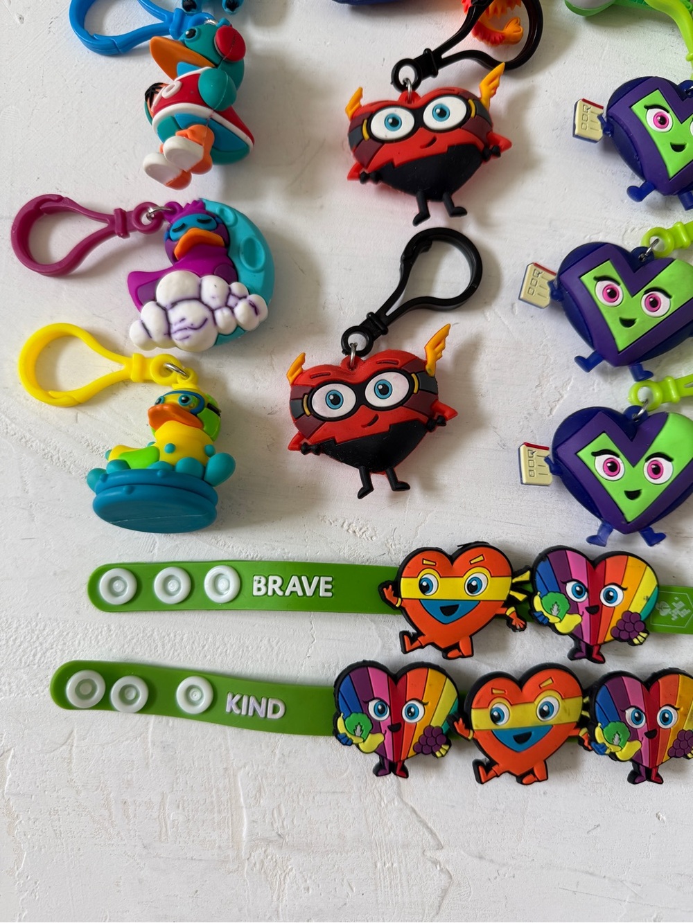 American Heart Challenge Keychain Ducks Heart Dinosaur - Picture 4 of 9
